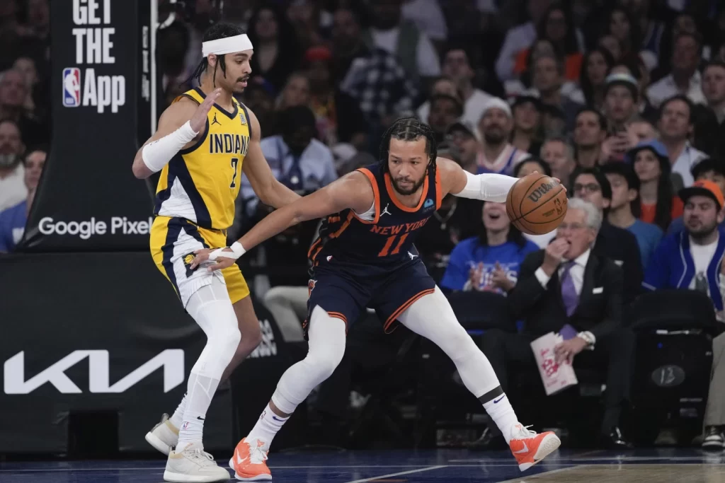 Jalen Brunson Guides Knicks to 2-0 Lead After Return from Injuryillustration