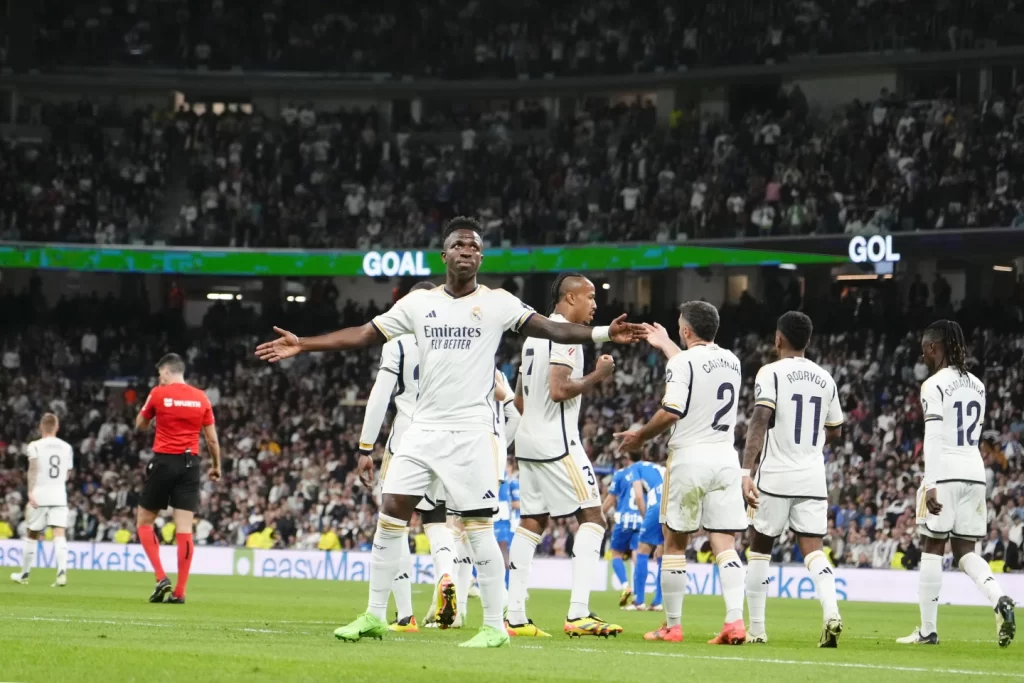 Real Madrid Presents Trophy, Thrashes Alaves 5-0illustration