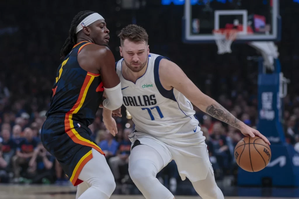 Dončić's Triple-Double Lifts Mavericks Over Thunder, 104-92illustration