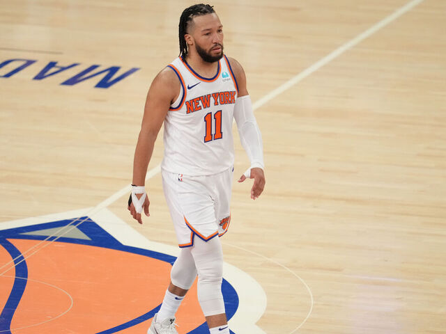 Knicks' Brunson Suffers Broken Hand in Game 7 Defeat to Pacersillustration