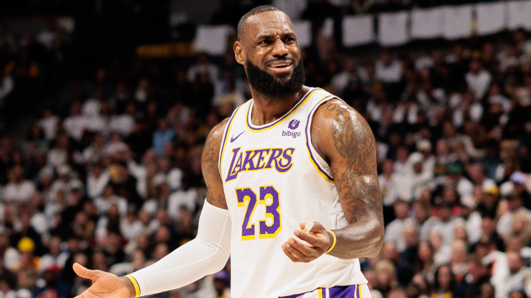 LeBron James Criticizes NBA Challenge Rule, Calls for Changeillustration