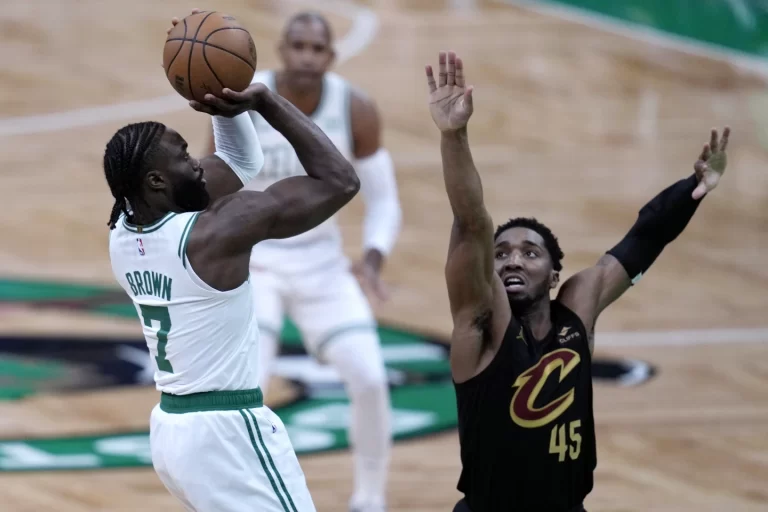 Brown, White lead Celtics to 120-95 victory over Cavaliers