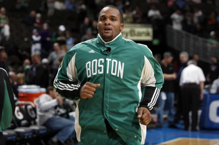 Former NBA player Glen Davis sentenced to 40 months for defrauding