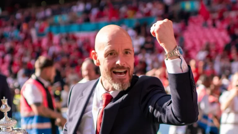 Man Utd flew to Ibiza to ask me to stay - Ten Hag