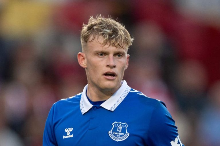 Manchester United Increase Offer for Everton's Branthwaite