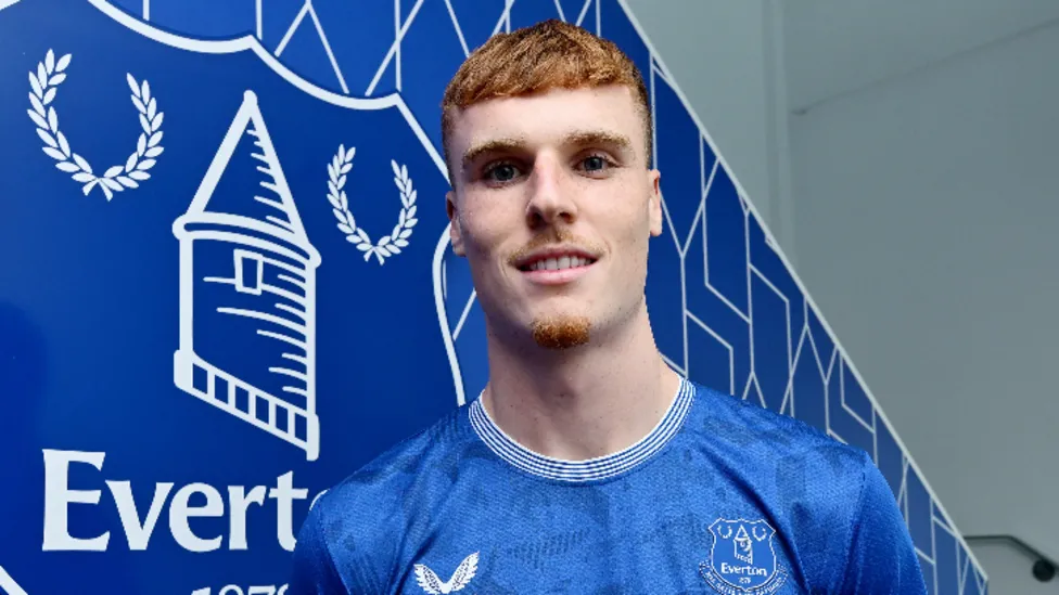 Everton Completes Signing of O'Brien from Lyonillustration