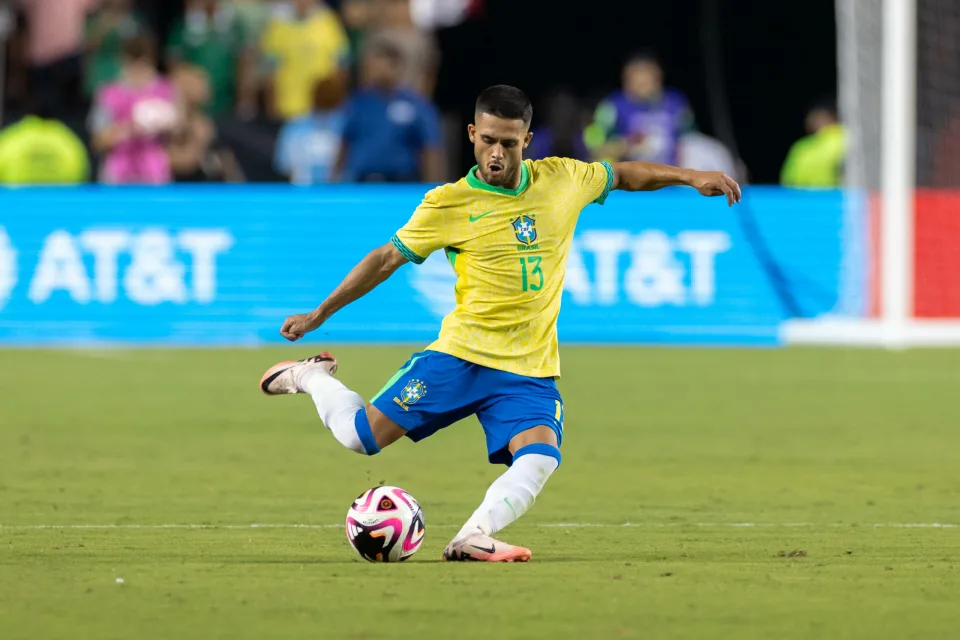 Man City to Sell Defender Couto to Dortmundillustration