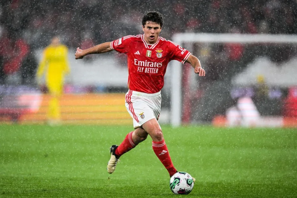 PSG Sign Benfica Midfielder Neves in £50m Dealillustration