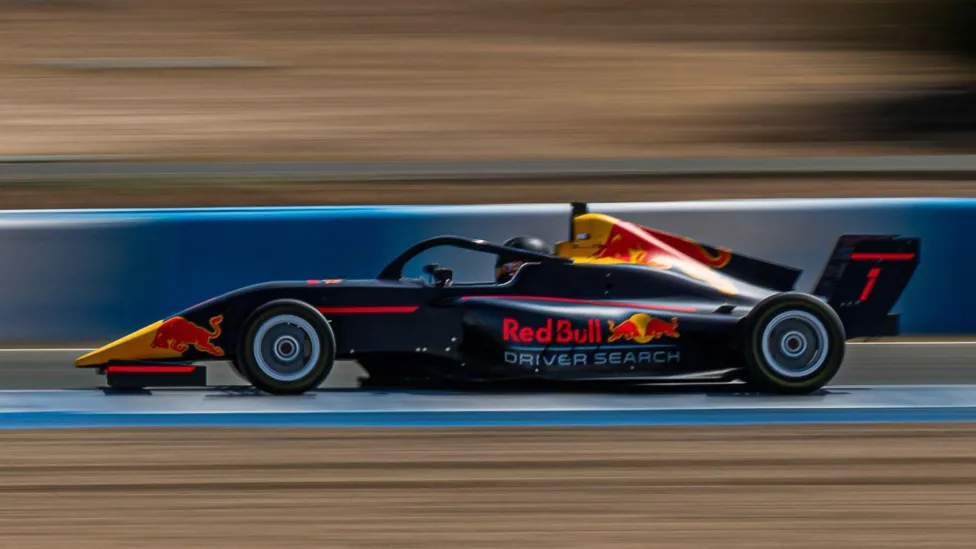 Northern Ireland’s Fionn McLaughlin Joins Red Bull Racing Academyillustration