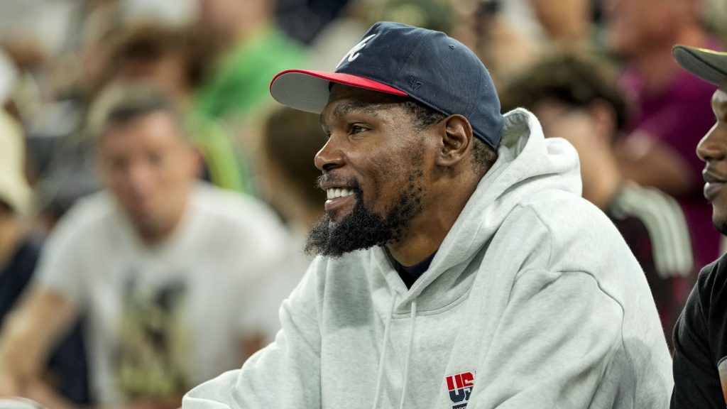 Kevin Durant to Purchase Minority Stake in French Soccer Club PSGillustration