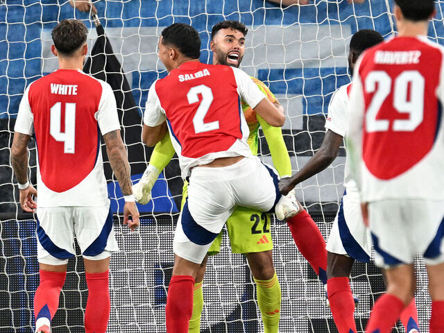 Arsenal's Raya Makes Impressive Double Save to Secure Draw Against Atalanta