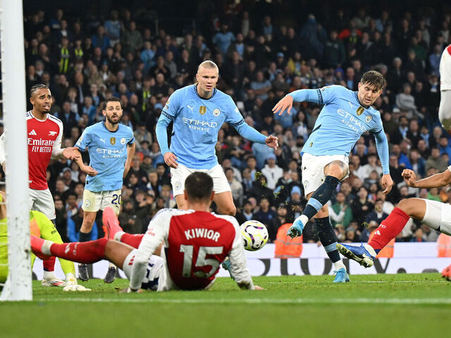 Man City's 98th-minute goal forces 2-2 draw with 10-man Arsenal