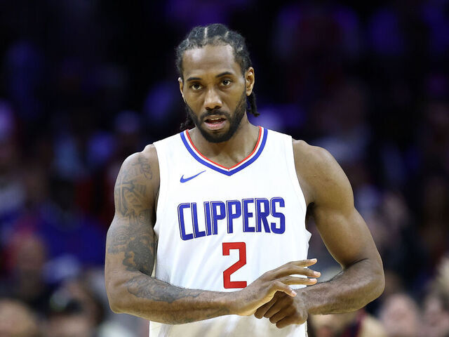 Clippers Limit Kawhi Leonard's Participation After Knee Procedure