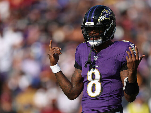 Jackson Outduels Daniels, Henry Rushes for 2 TDs as Ravens Defeat Commanders 30-23illustration