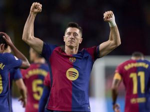 Lewandowski Scores Twice as Barca Thrash Sevilla to Stay Top of La Liga