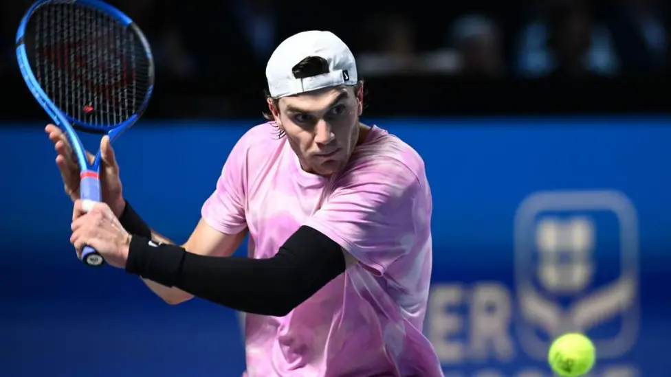 Draper Advances to Second Round of Paris Masters with Victory Over Leheckaillustration