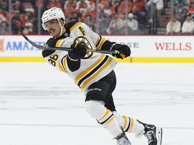 Pastrnak Reflects on Benching After Turnover, Focused on Moving Forward