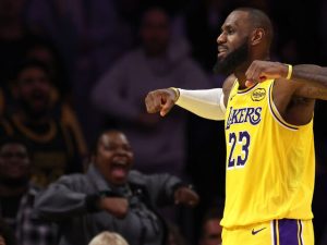 LeBron James Breaks Own Record as Oldest Player to Achieve 3 Consecutive Triple-Doubles