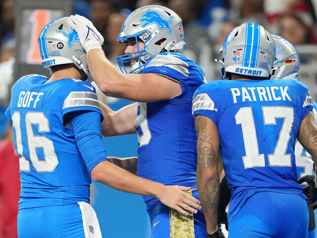 Lions Dominate Jaguars in Record-Setting Victory, Improve to 9-1